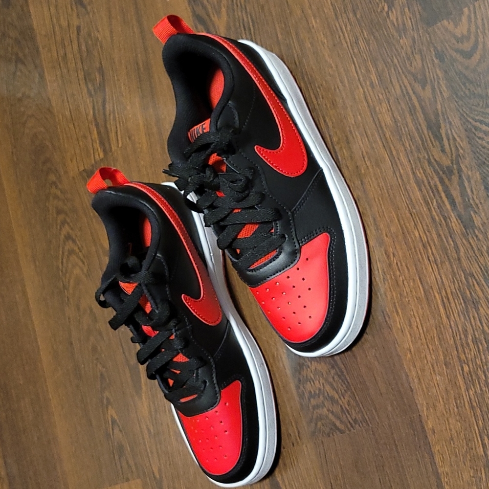 Nike Court Borough Low 2 Basketball Sneaker Sz 5.5Y